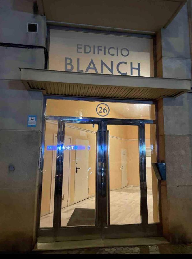 Exclusivo Duplex Con Terraza En Sevilla Luaran gambar