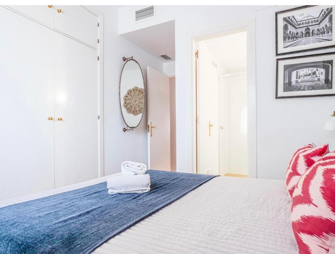 Exclusivo Duplex Con Terraza En Sevilla Luaran gambar