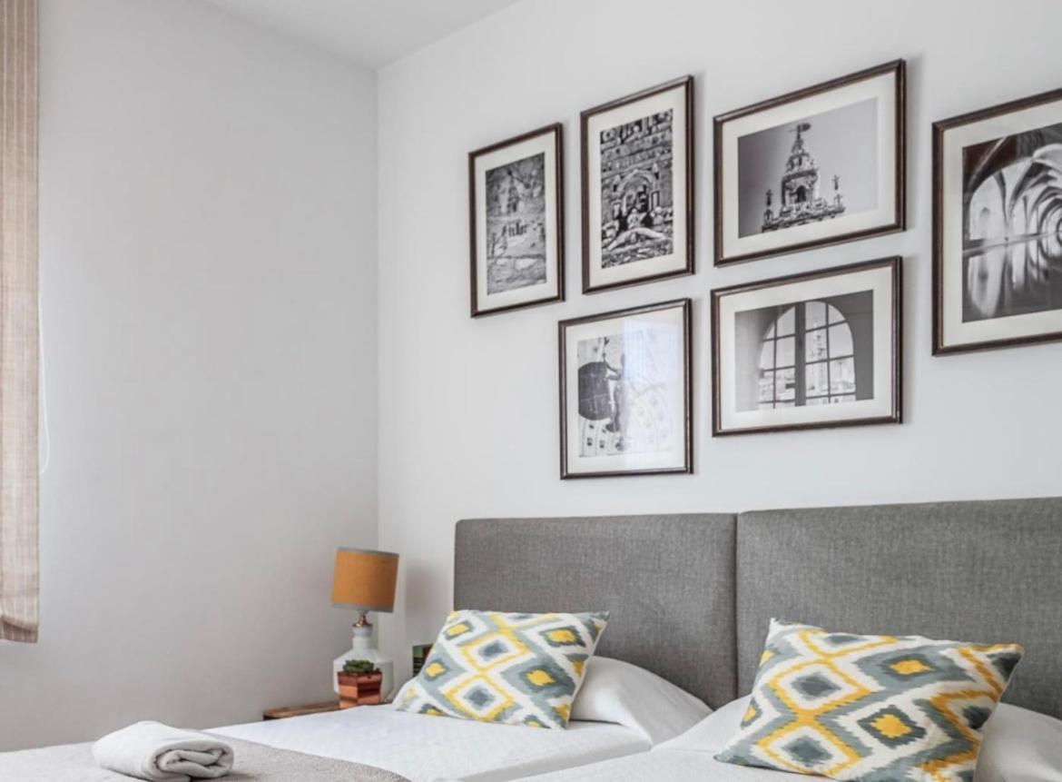 Exclusivo Duplex Con Terraza En Sevilla Luaran gambar