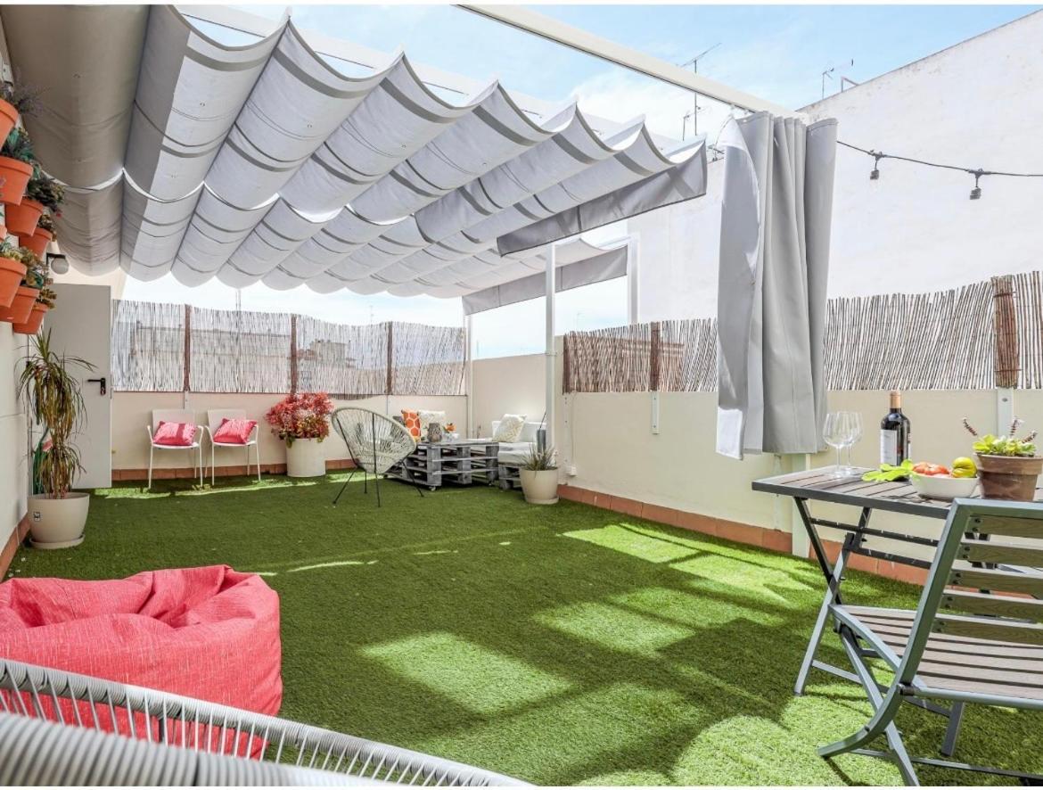 Exclusivo Duplex Con Terraza En Sevilla Luaran gambar